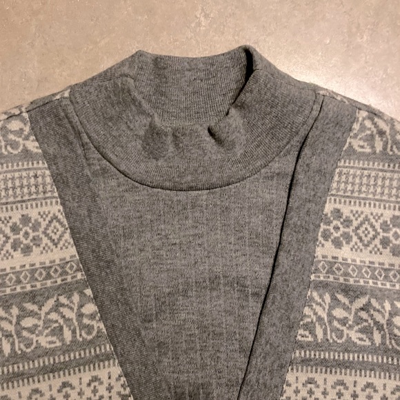 👛 Faux sweater vest/mock turtleneck. Heather grey & grey winter knit. Small - Picture 7 of 9